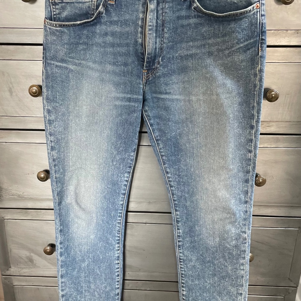 Mens Levi’s Jeans, 34waist x 30length, light wash
